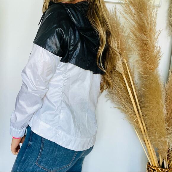 NEW NIKE Black White Colorblock Solid Windbreaker Jacket Hoodie Hood Pockets S - Picture 2 of 10